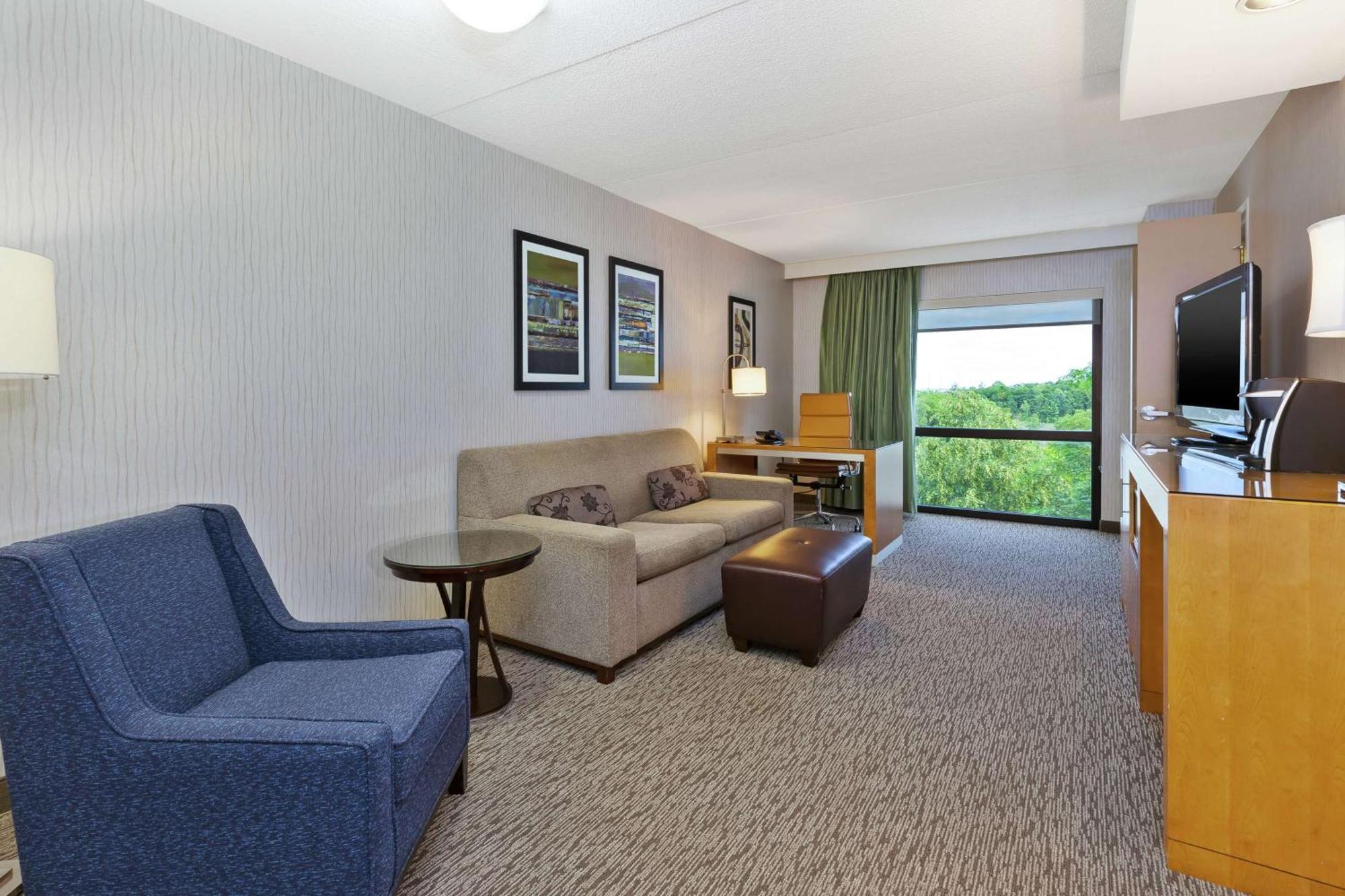 Embassy Suites By Hilton Auburn Hills Exterior foto