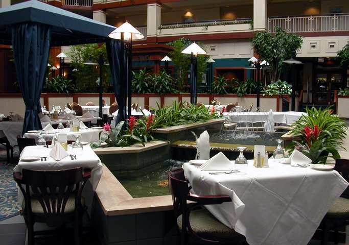 Embassy Suites By Hilton Auburn Hills Restaurant foto